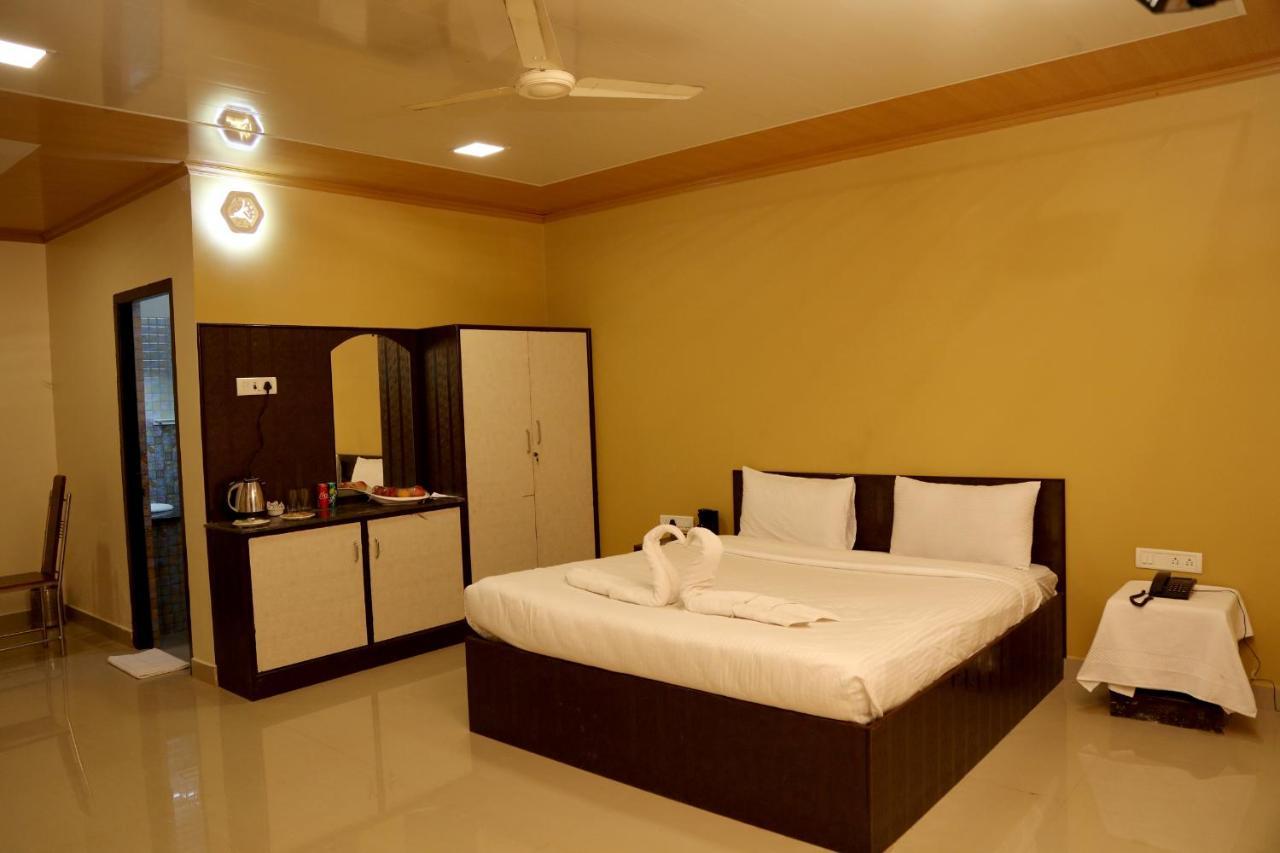 Royal Nature Resort Pollachi Luaran gambar