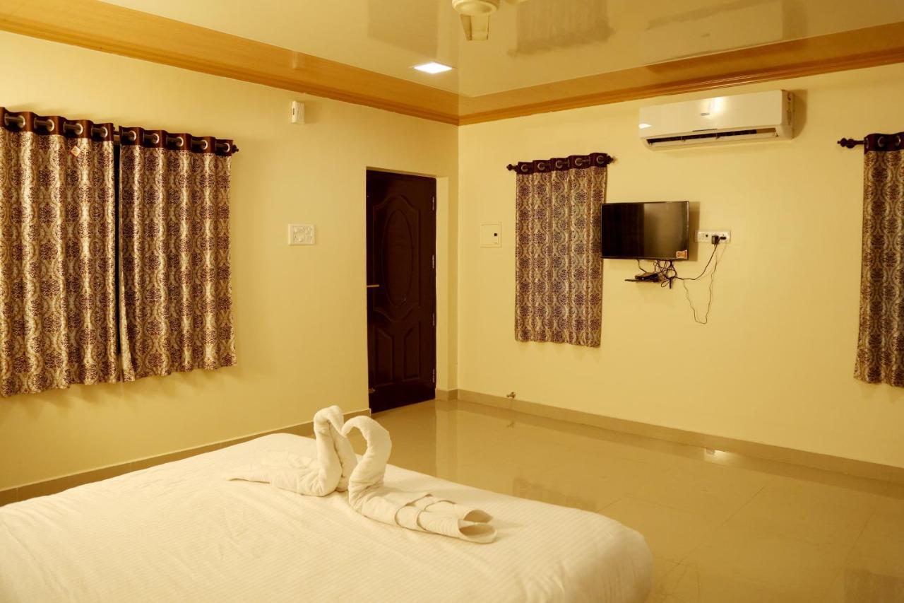 Royal Nature Resort Pollachi Luaran gambar