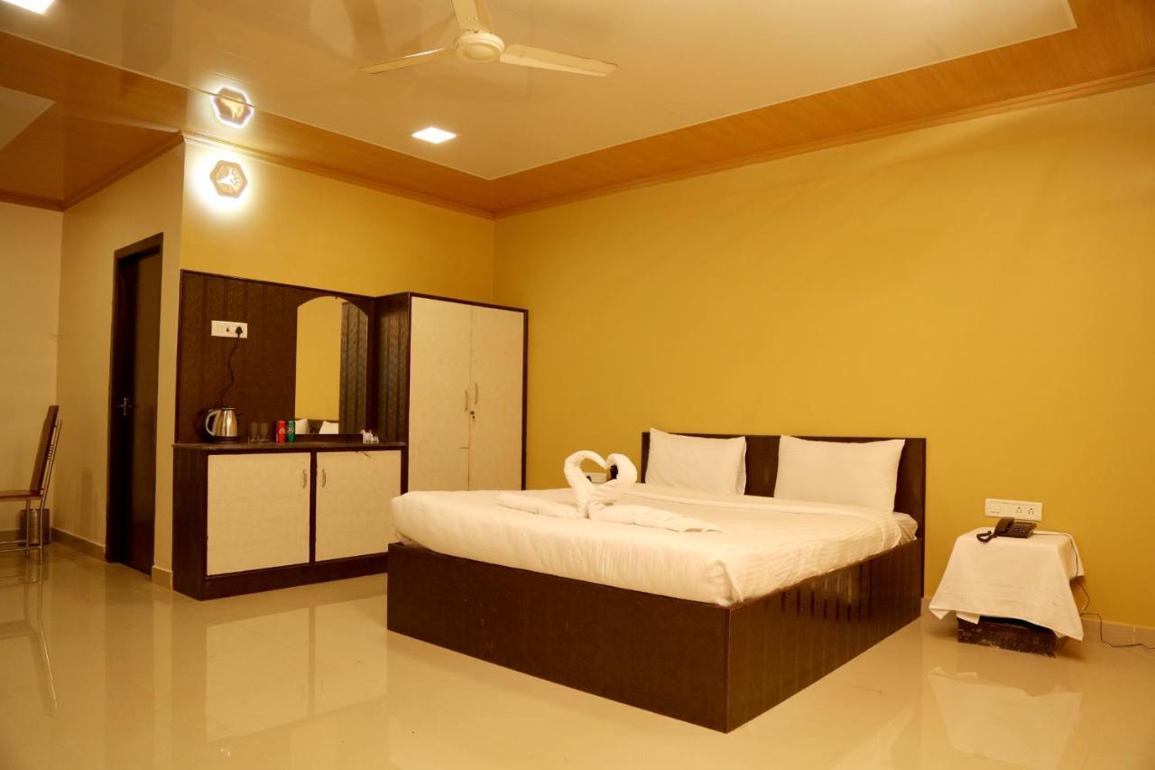 Royal Nature Resort Pollachi Luaran gambar